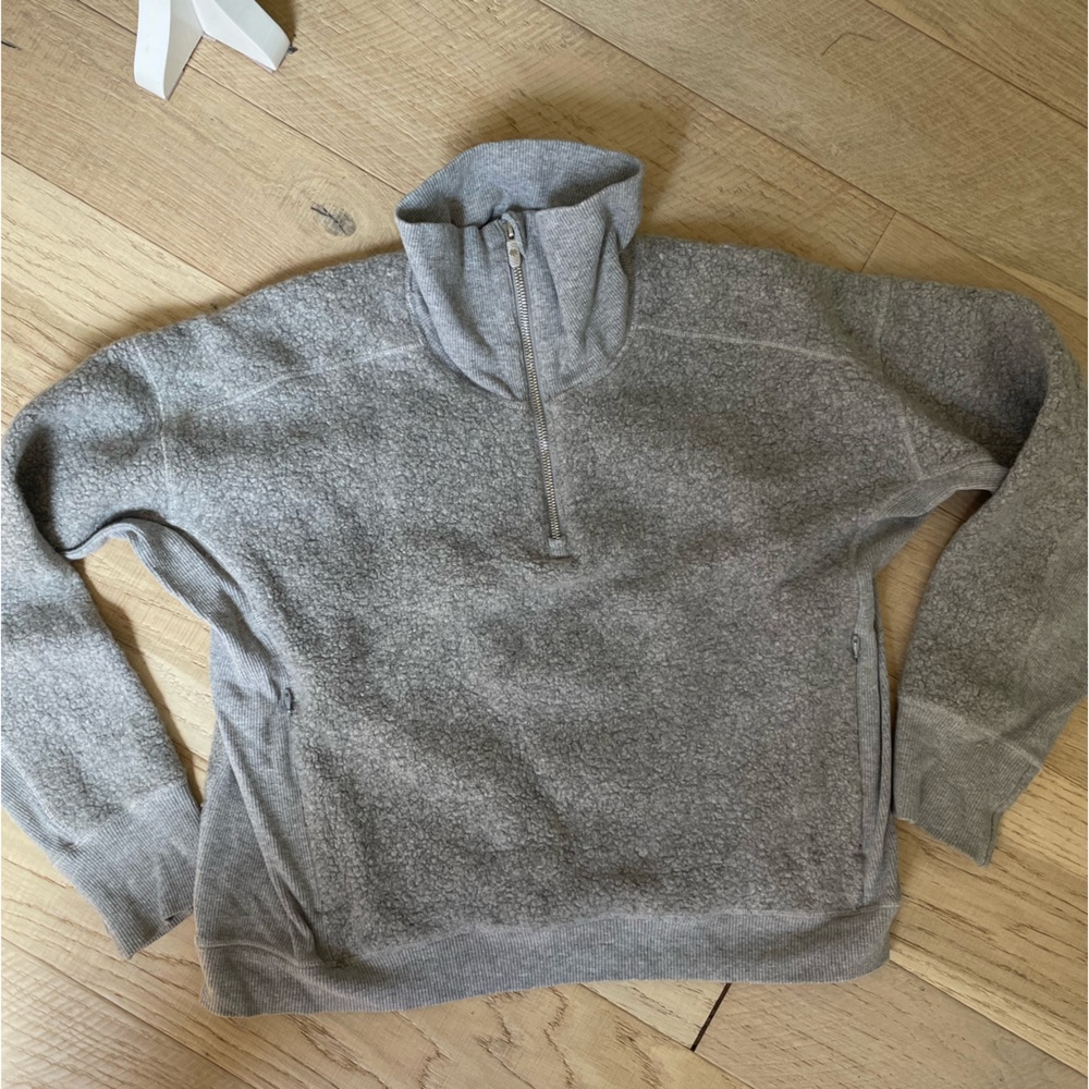 Lululemon stand out Sherpa quarterzip